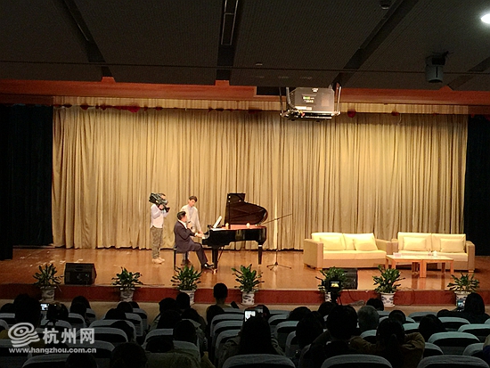 【杭网会客厅】“钢琴界的白求恩”吴夷畅谈钢琴演奏