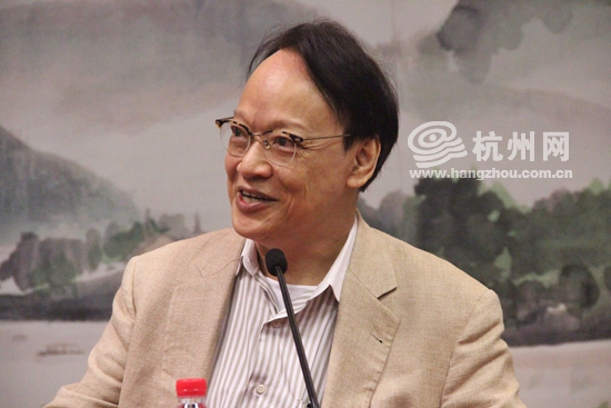 作家刘墉来杭州办画展 原来画画才是他的专业
